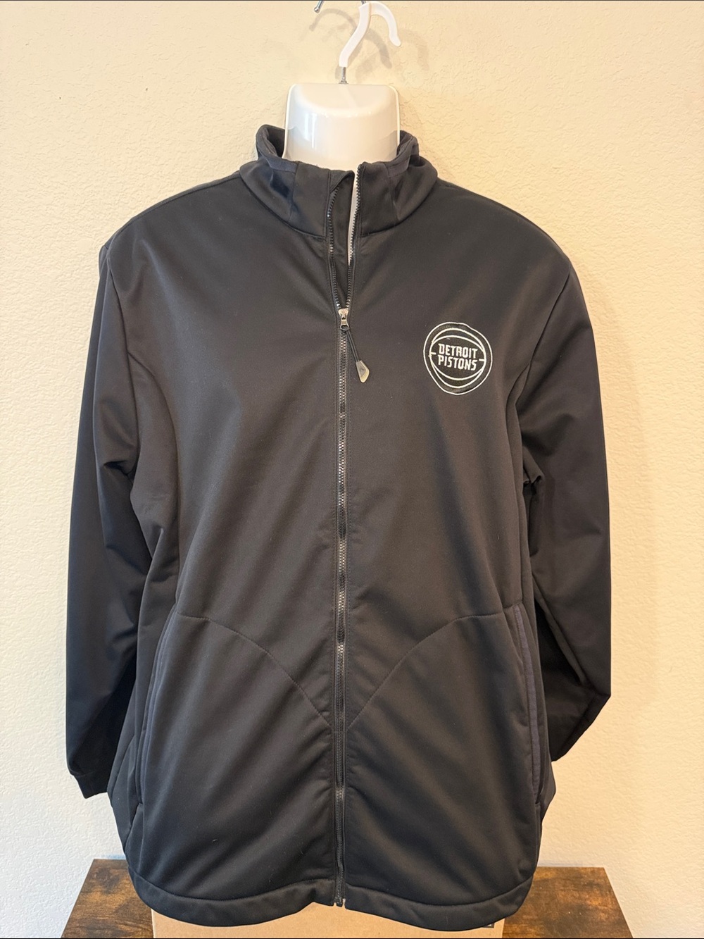Detroit Pistons Men’s Antigua Black Full-Zip Embroidered Logo Jacket | XL | EUC